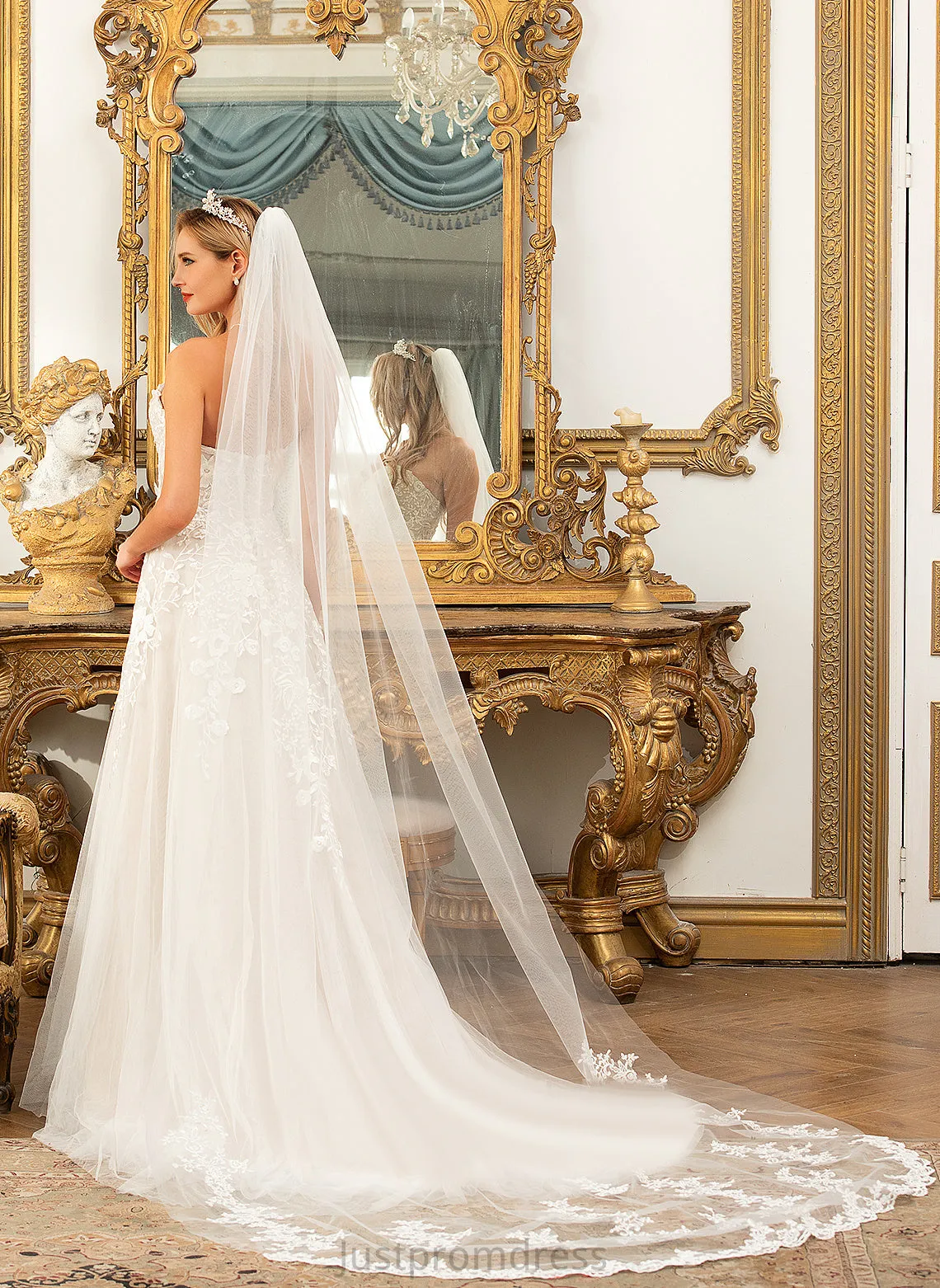 Kelsey Train Ball-Gown/Princess V-neck Dress Wedding Dresses Tulle Wedding Lace Sweep