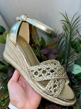 Metallic Crossover Wedges - Gold